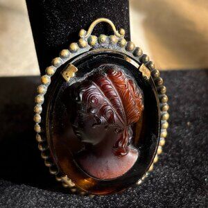 Vintage Cognac Glass Cameo Brooch/Pendant